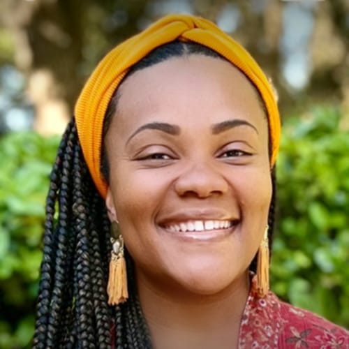 Headshot of Latori Griffin, LMFT