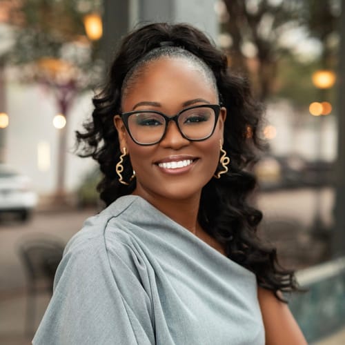 Headshot of Kevisha Walker, LPC