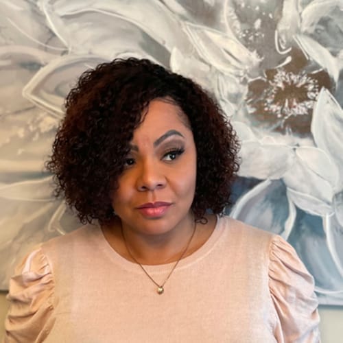 Headshot of Quiana Matthews, LMFT