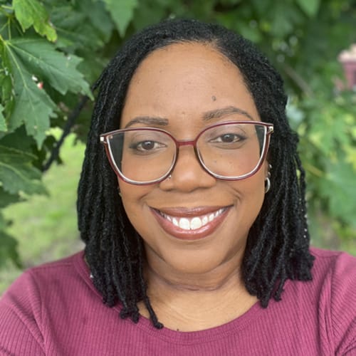 Headshot of Shana Owens, LPC