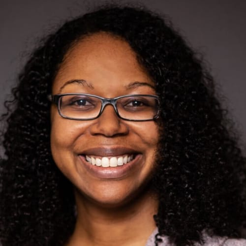 Headshot of Leslie Wondra, LCSW