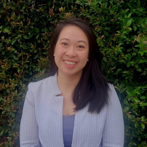 Headshot of Annie Vo, LMFT