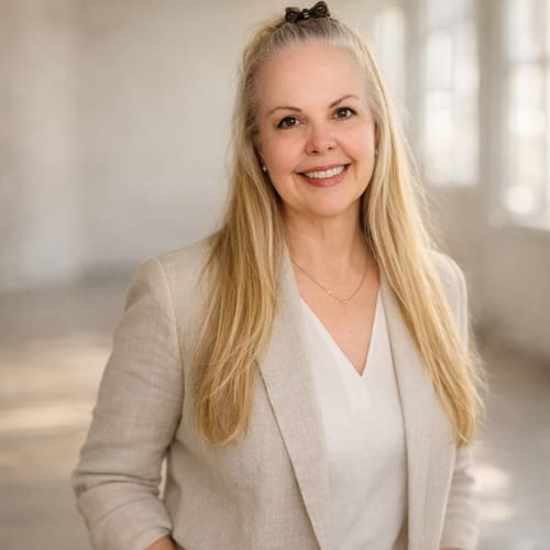 Headshot of Dusti Moultrie, LCSW