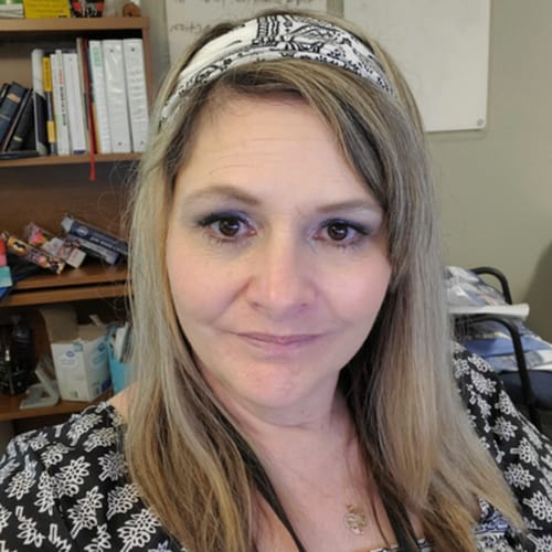 Headshot of Ladonna Putman, LMHC