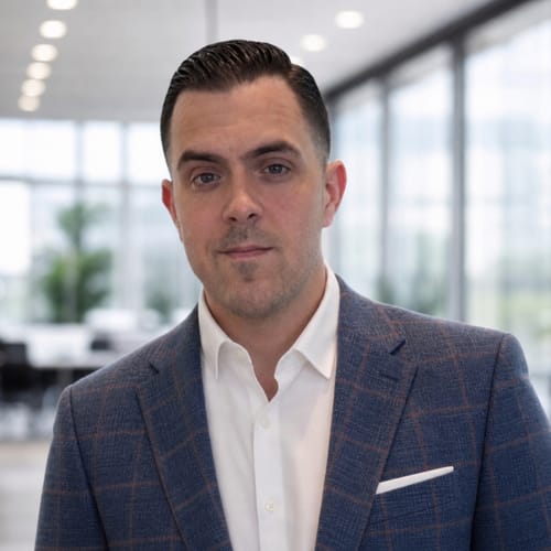 Headshot of Robert Aurilia, APN