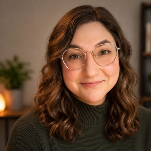 Headshot of Grace Mandujano, LCSW