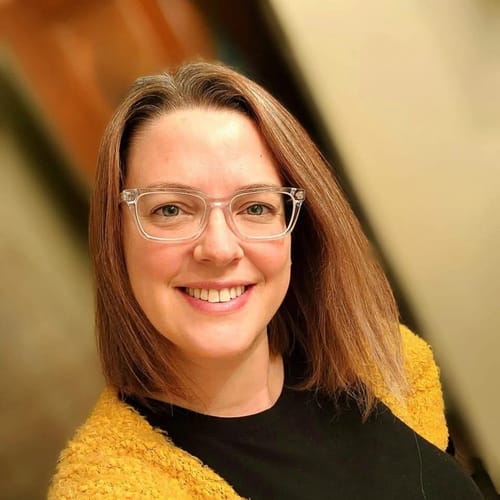 Headshot of Kellie Helmer, APNP