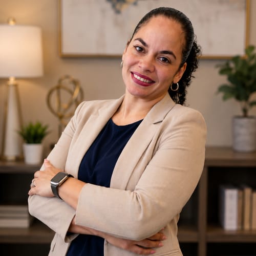 Headshot of Itsuannette Canales, MFT