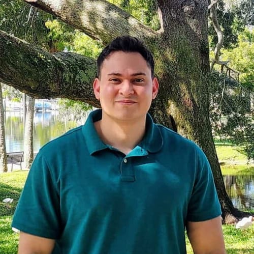 Headshot of Kelvin Rivera, LMHC