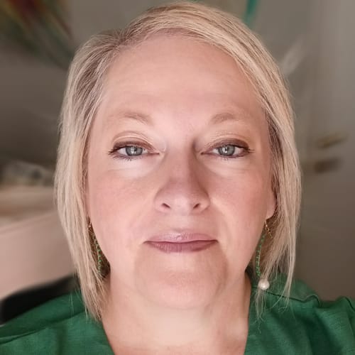 Headshot of Annetta Quave, LCSW
