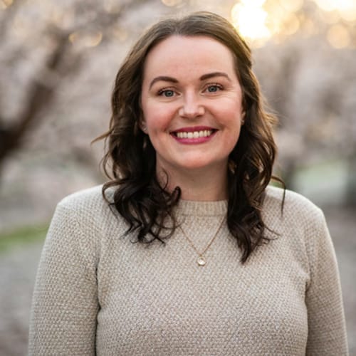 Headshot of Stacey Athias, LMFT