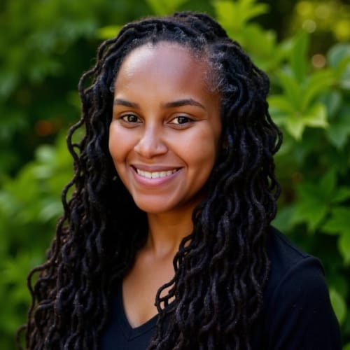 Headshot of Shawnta McDonald, LPC