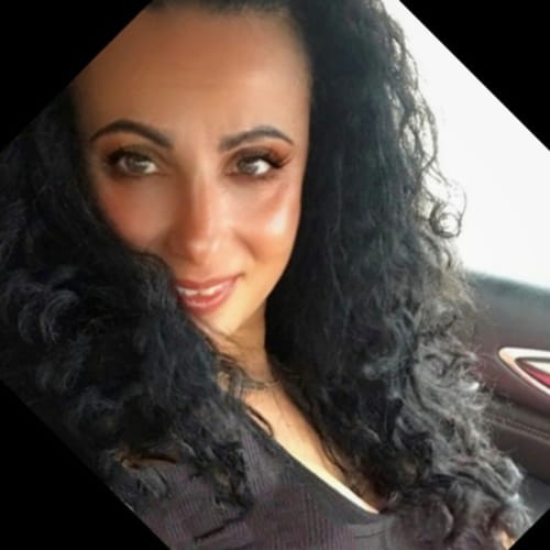 Headshot of Toula Zoulas, LMHC