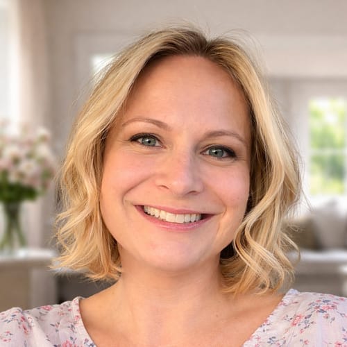 Headshot of Michelle Hall, LCSW