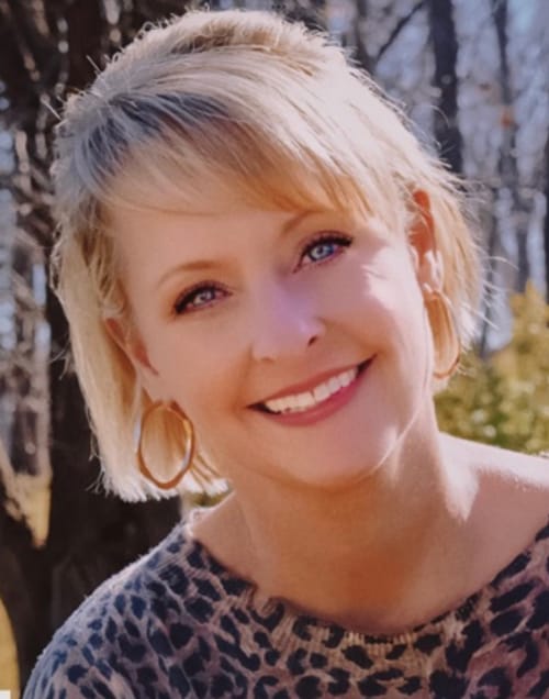 Headshot of Elizabeth Smith, LPC
