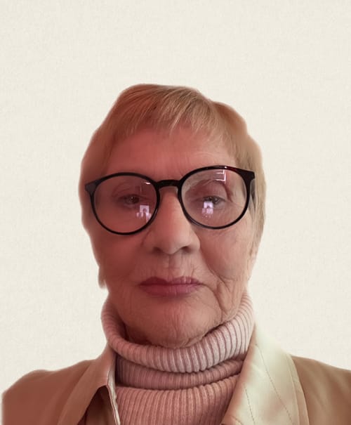 Headshot of Carol Casal, LMFT
