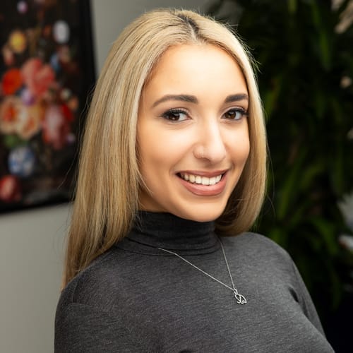 Headshot of Nayera Elsayed, LPC
