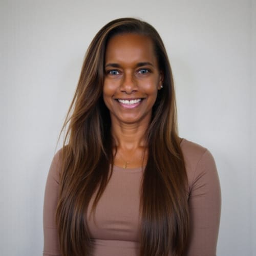 Headshot of Leslie Agnew-Watson, LMFT