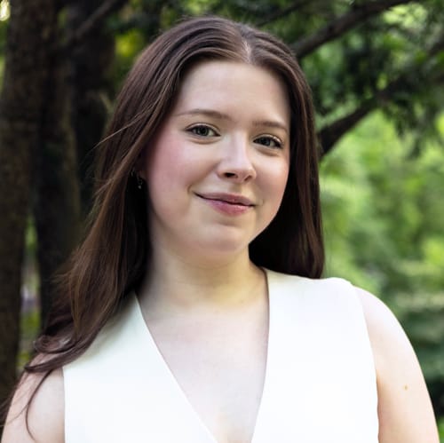 Headshot of Anna Marie Fennell, LMHC