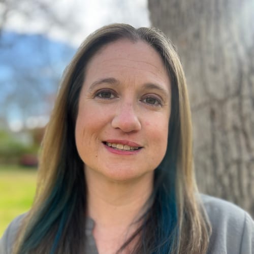 Headshot of Tara Bond, LCSW