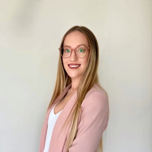 Headshot of Chloe Osting, APRN