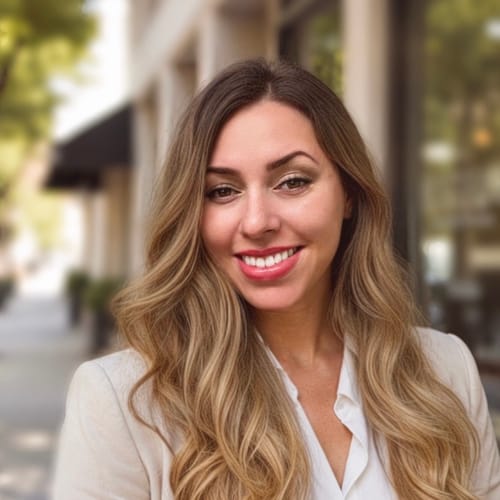 Headshot of Elizabeth Cortez, LICSW