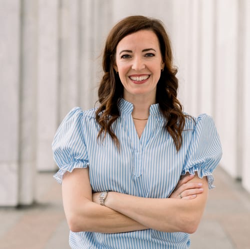 Headshot of Robin Cohagen, LCSW