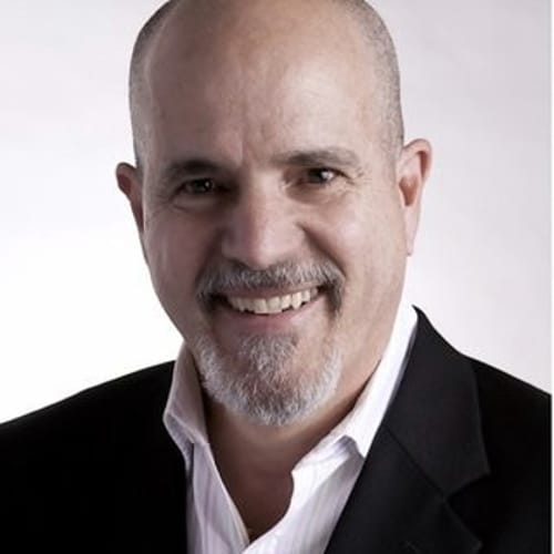 Headshot of Nestor Presas, LMFT