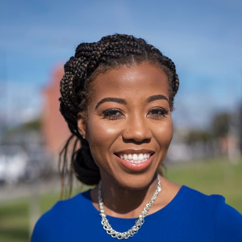 Headshot of Sakeenah Hakim, LCSW