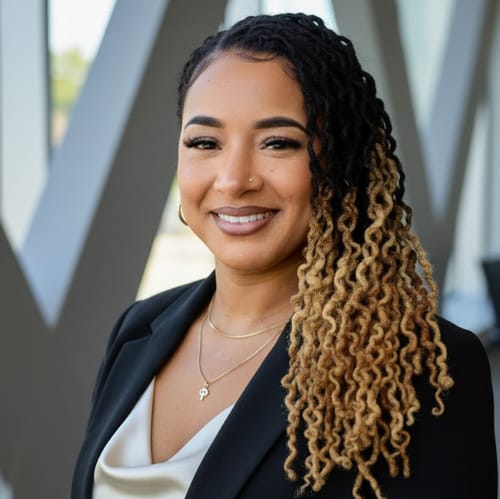 Headshot of Mia Dessesaure, LCSW