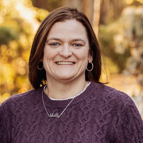 Headshot of Shelly Mccharen, LMFT