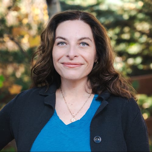 Headshot of Stephanie Dyer, LCSW