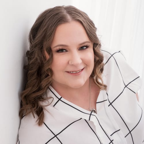 Headshot of Shellie Robinson, LPC