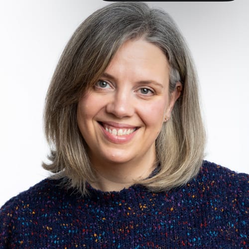 Headshot of Carrie Hubbard Pineau, LICSW