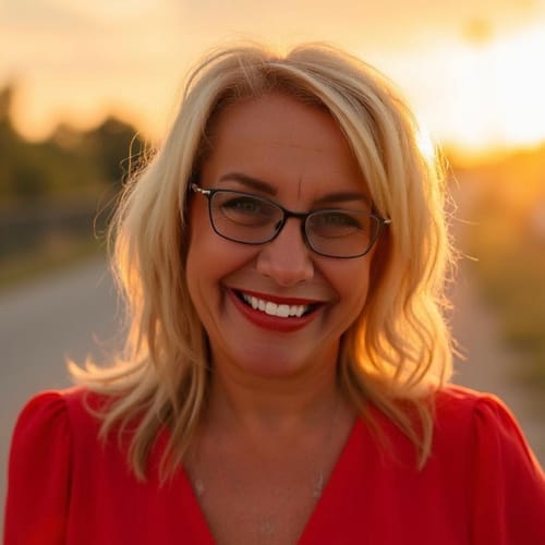 Headshot of Kendra Belden, LMHC