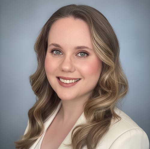 Headshot of Elizabeth Belinski, LICSW