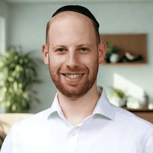 Headshot of YD Goldstein, LICENSED_PSYCHOLOGIST