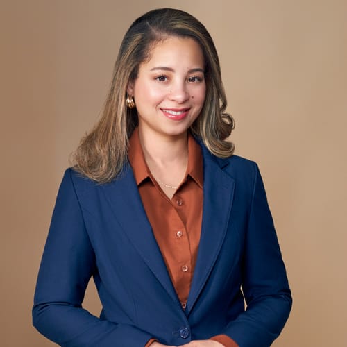 Headshot of Paola Hernandez, LCSW