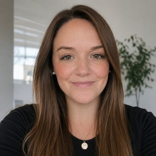 Headshot of Deirdre Parnell, LMHC