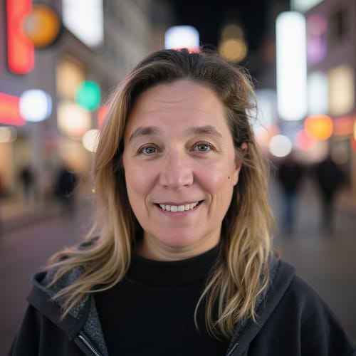 Headshot of Marcie Eynon, LMHC