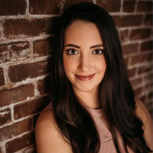 Headshot of Ashlie Larimore, LMHC