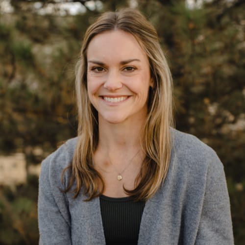 Headshot of Corrine Pearl, LPC