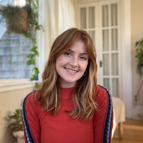 Headshot of Julia Gallo, LPC