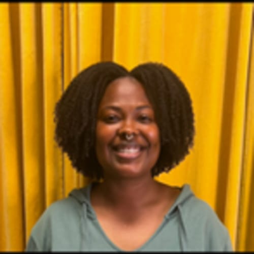 Headshot of Araina Lynn Hennen, LCSW
