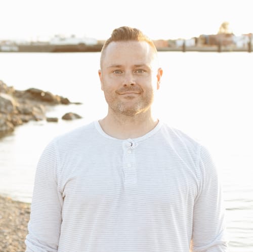 Headshot of Josh Stabbert, LMHC