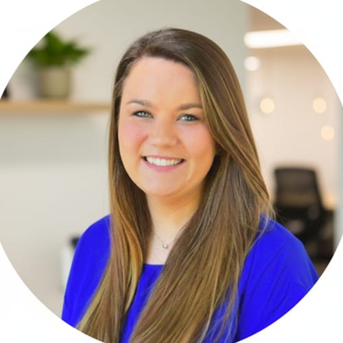 Headshot of Carly Saren, LCSW
