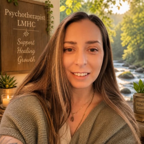 Headshot of Maria Almonte, LMHC