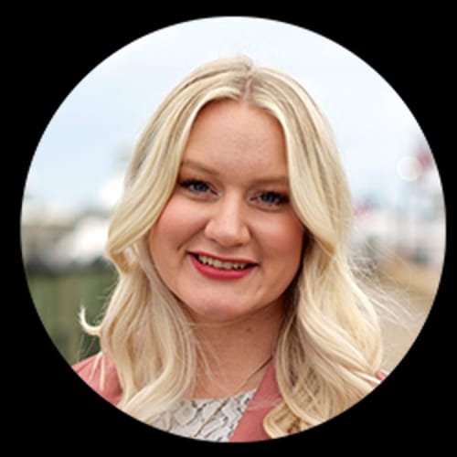 Headshot of Caitlin Cavanaugh, LPC