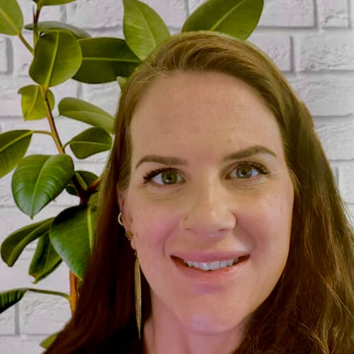 Headshot of Rachel Zaremba, LMFT