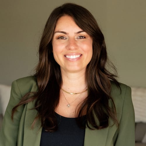Headshot of Kristen Albritton, LPC